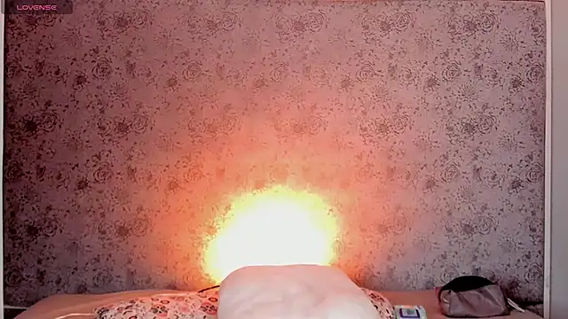 Ari sunshine  online show from 23, 10, 2025