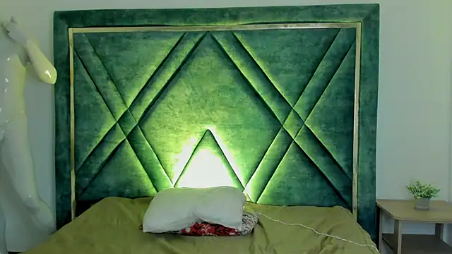 Ari sunshine  online show from 1, 10, 2025