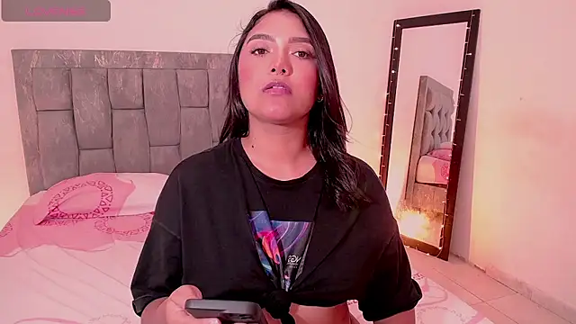 DIANEE 01 online show from 7, 4, 2026