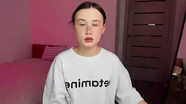 Snapshot of Stella_Sunny chatting on 2, 11, 2025 Stella Sunny online show from 2, 11, 2025