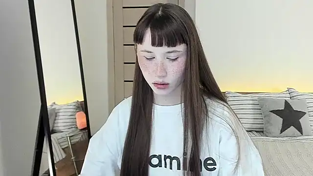 Stella Sunny online show from 8, 4, 2026