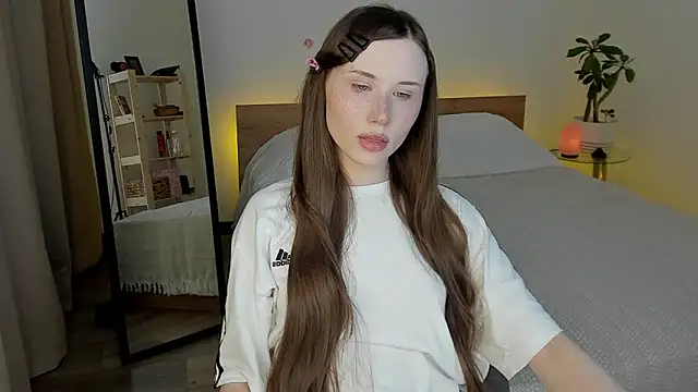 Stella Sunny online show from 28, 6, 2026