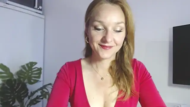 Snapshot of AliciaDesire chatting on 6, 5, 2026 AliciaDesire online show from 6, 5, 2026