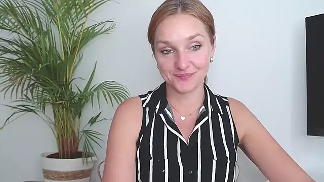 AliciaDesire online show from 16, 10, 2025