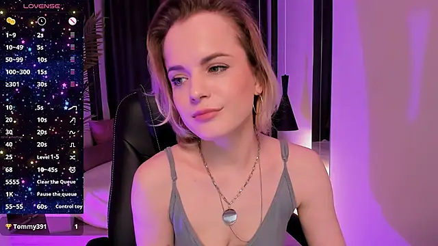 Snapshot of JessicaBeverly chatting on 3, 3, 2025 JessicaBeverly online show from 3, 3, 2025