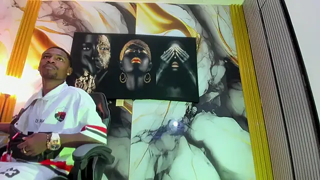 Snapshot of Thomas_shelbys chatting on 1, 10, 2025 Thomas shelbys online show from 1, 10, 2025