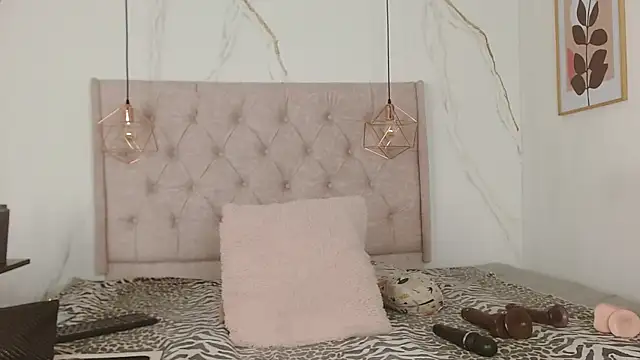 Snapshot of zamira_44 chatting on 12, 10, 2025 zamira 44 online show from 12, 10, 2025