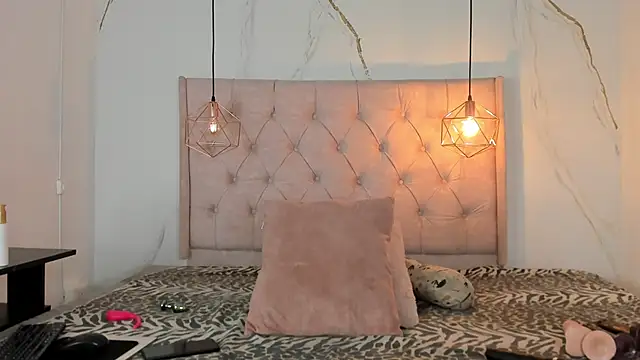 Snapshot of zamira_44 chatting on 21, 10, 2025 zamira 44 online show from 21, 10, 2025