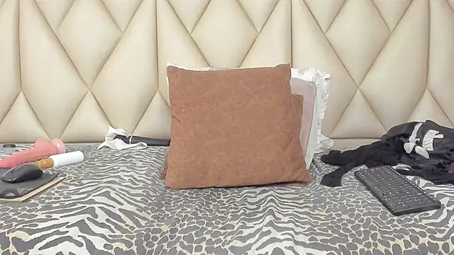 Snapshot of zamira_44 chatting on 11, 3, 2025 zamira 44 online show from 11, 3, 2025