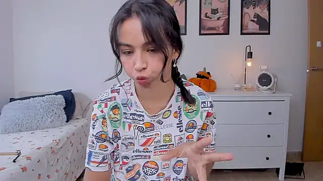 Adriennesexxx online show from 30, 9, 2025