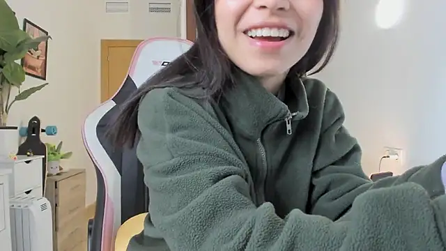 Adriennesexxx online show from 3, 2, 2026