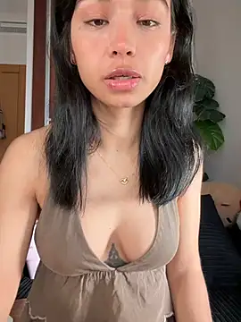 Adriennesexxx online show from 15, 4, 2026