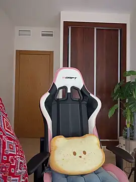 Adriennesexxx online show from 1, 2, 2026