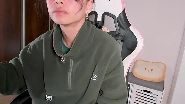 Adriennesexxx online show from 26, 2, 2026