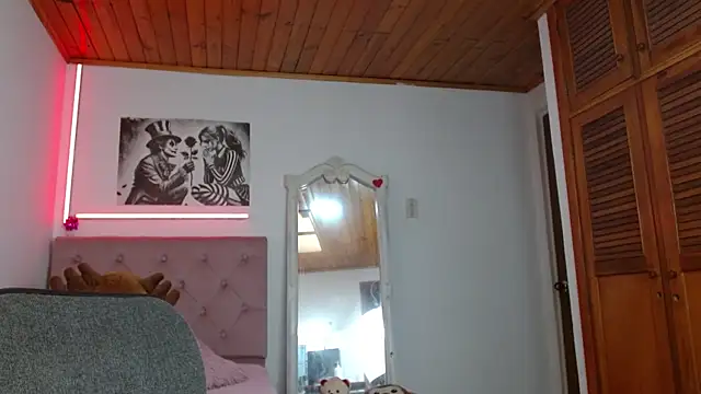 tifanny-squirt online show from 5, 11, 2025