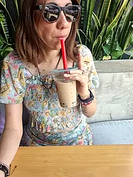 Lunababymylove online show from 17, 4, 2026