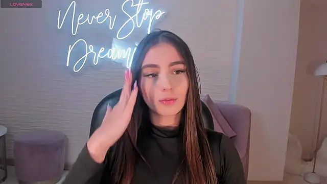 DolcieElliot online show from 4, 3, 2025