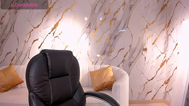 DolcieElliot online show from 9, 3, 2025