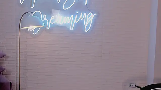 DolcieElliot online show from 7, 3, 2025