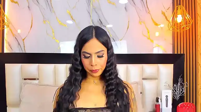 GiahDaniels online show from 4, 2, 2025