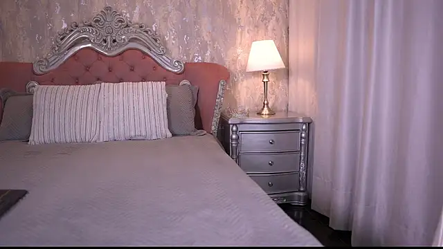 AngelineConnor online show from 15, 2, 2026