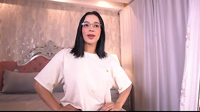 AngelineConnor online show from 6, 3, 2026