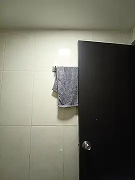 Snapshot of KaelMoreau chatting on 28, 11, 2025 KaelMoreau online show from 28, 11, 2025