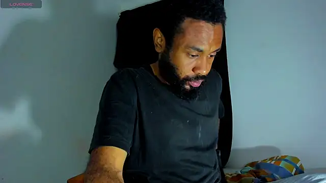 Snapshot of KaelMoreau chatting on 19, 10, 2025 KaelMoreau online show from 19, 10, 2025