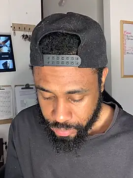 Snapshot of KaelMoreau chatting on 11, 10, 2025 KaelMoreau online show from 11, 10, 2025