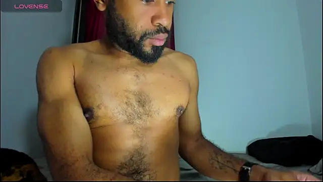 Snapshot of KaelMoreau chatting on 14, 11, 2025 KaelMoreau online show from 14, 11, 2025