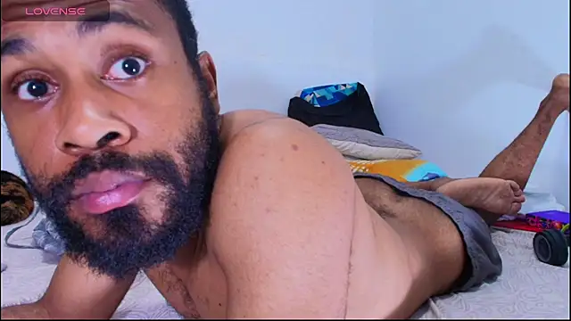 Snapshot of KaelMoreau chatting on 1, 12, 2025 KaelMoreau online show from 1, 12, 2025