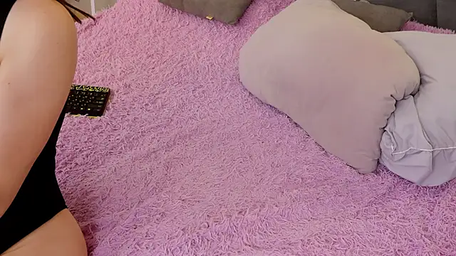 Victoria Thomsons1 online show from 22, 3, 2025