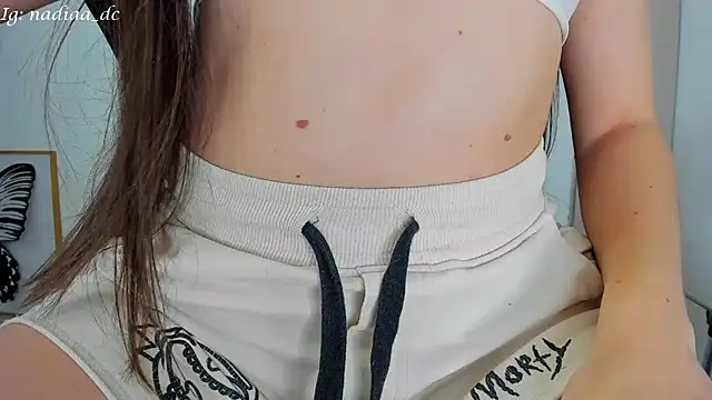 Nadiaa  online show from 10, 3, 2025