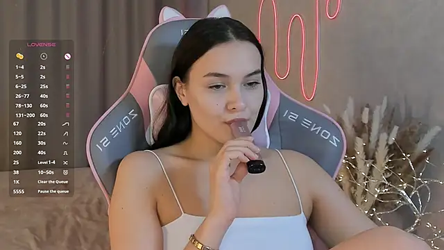  Sweetie  online show from 21, 3, 2025