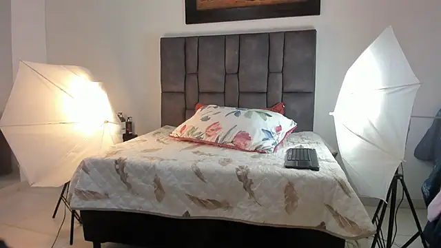 Vahiolet smith online show from 10, 3, 2026