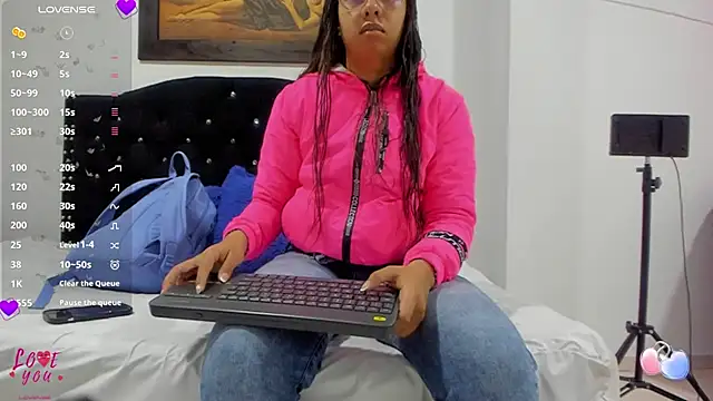 Vahiolet smith online show from 4, 12, 2025