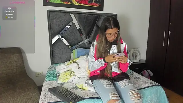 Vahiolet smith online show from 24, 10, 2025