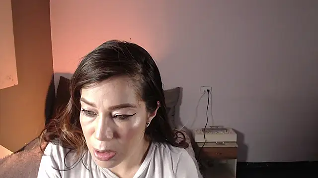 Miiaa wallace online show from 4, 2, 2025