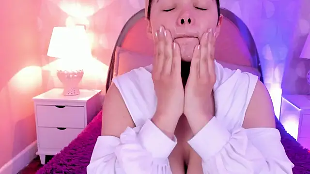 Snapshot of angeline_teen chatting on 24, 6, 2026 angeline teen online show from 24, 6, 2026