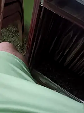 Snapshot of hornycharlie04 chatting on 2, 12, 2025 hornycharlie04 online show from 2, 12, 2025