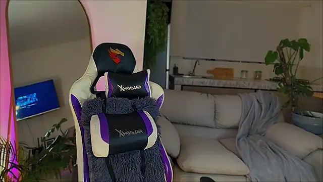  Miss Anna  online show from 5, 11, 2025