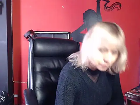 KLOE PIELL online show from 25, 4, 2026