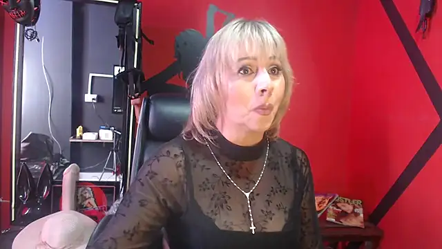 KLOE PIELL online show from 10, 9, 2025