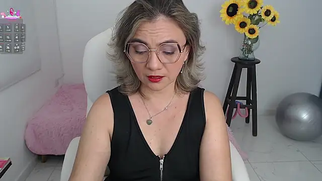 Ghada milf online show from 22, 9, 2025