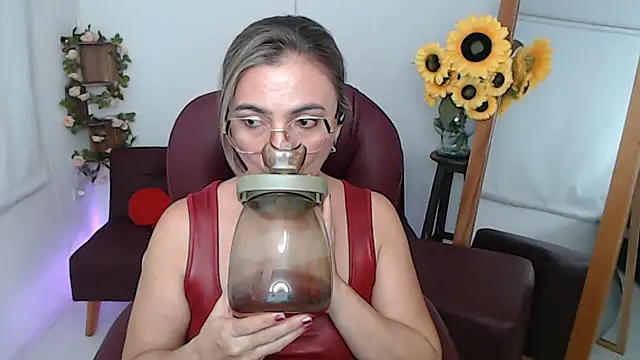 Snapshot of Ghada_milf chatting on 11, 6, 2026 Ghada milf online show from 11, 6, 2026