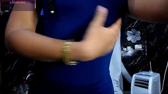 Hillary queen online show from 4, 10, 2025