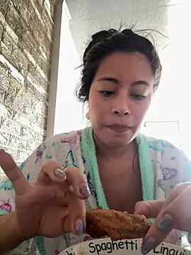 Camilaperson online show from 12, 2, 2026