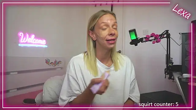 Lexa xoxo online show from 10, 11, 2025