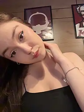 Peachy Dream online show from 13, 7, 2026