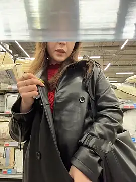 Snapshot of Peachy_Dream chatting on 9, 11, 2025 Peachy Dream online show from 9, 11, 2025